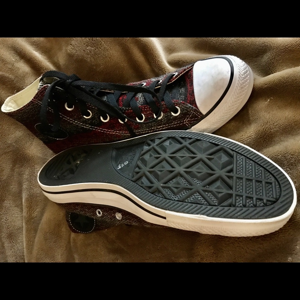 Men’s 10.5 Converse Blanket Weave High-tops